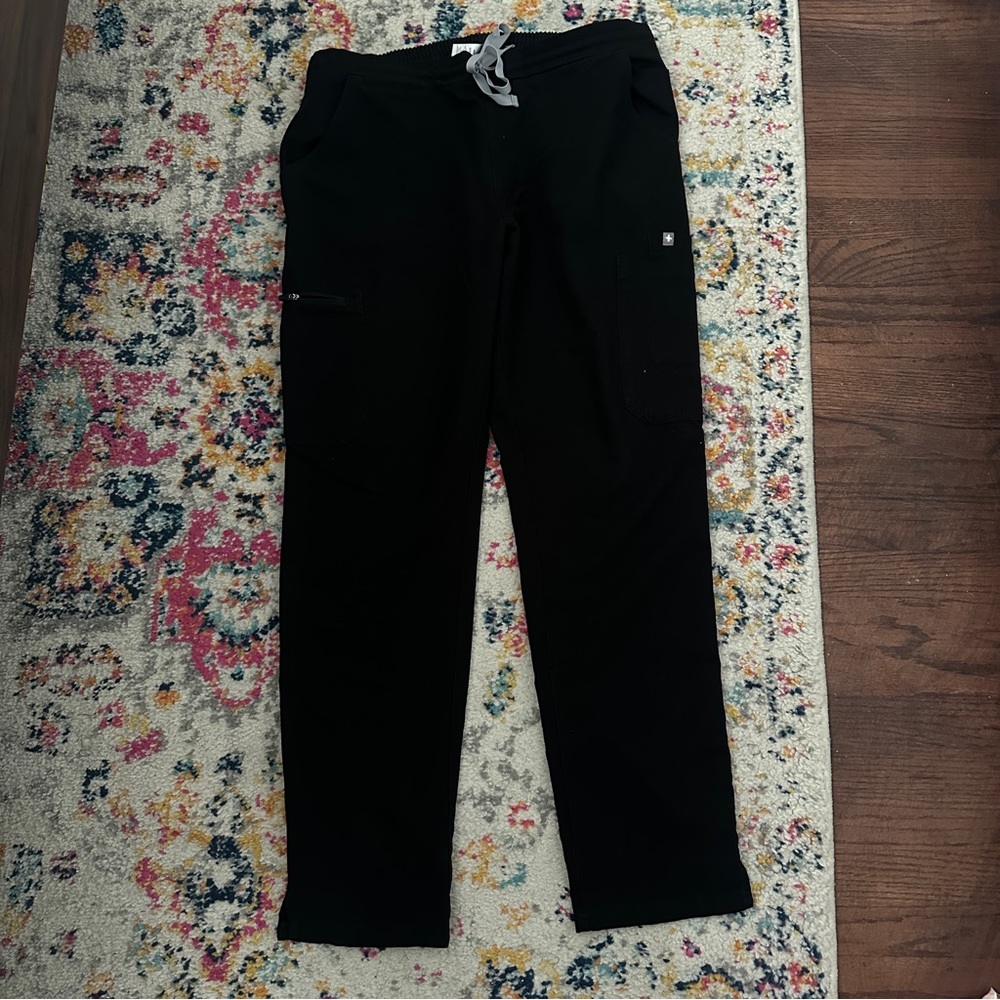 FIGS Black Scrub SET- Medium